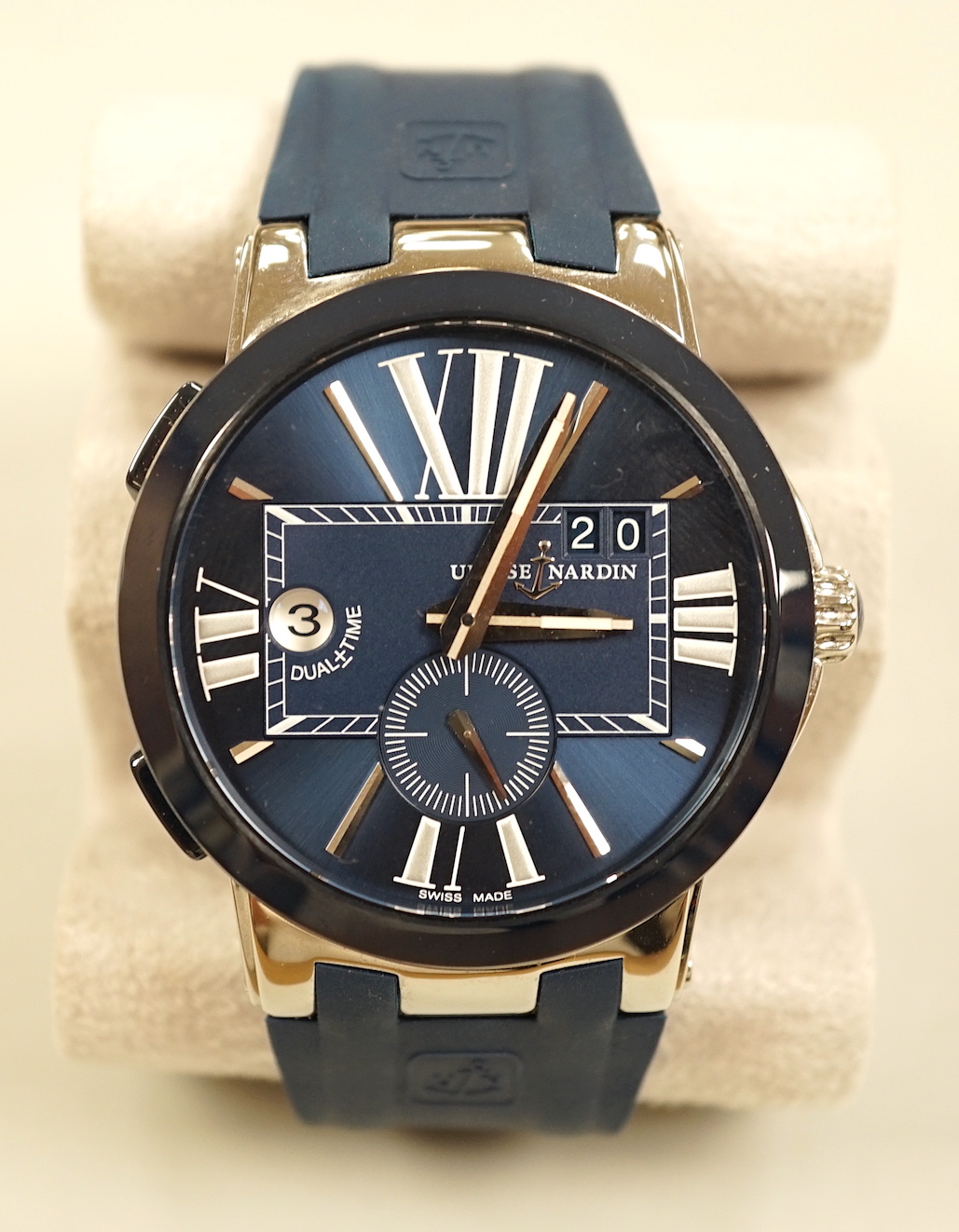 A gentleman's modern stainless steel Ulysse Nardin Dual Time automatic wrist watch, with blue dial and Roman numerals, on Ulysse Nardin strap, with box, no papers, case diameter 43mm.